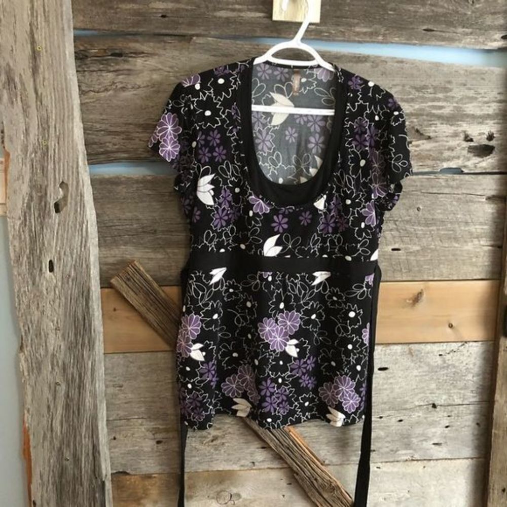 THYME Maternity size XL Black scoop neck top with purple flowers
